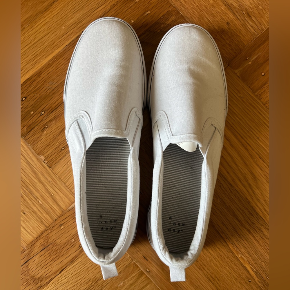 Women’s slip on sneaker